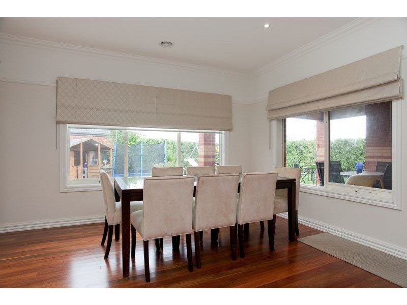 36 Serendip Crescent (Greenvale Lakes), Greenvale VIC 3059