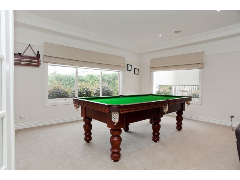 36 Serendip Crescent (Greenvale Lakes), Greenvale VIC 3059