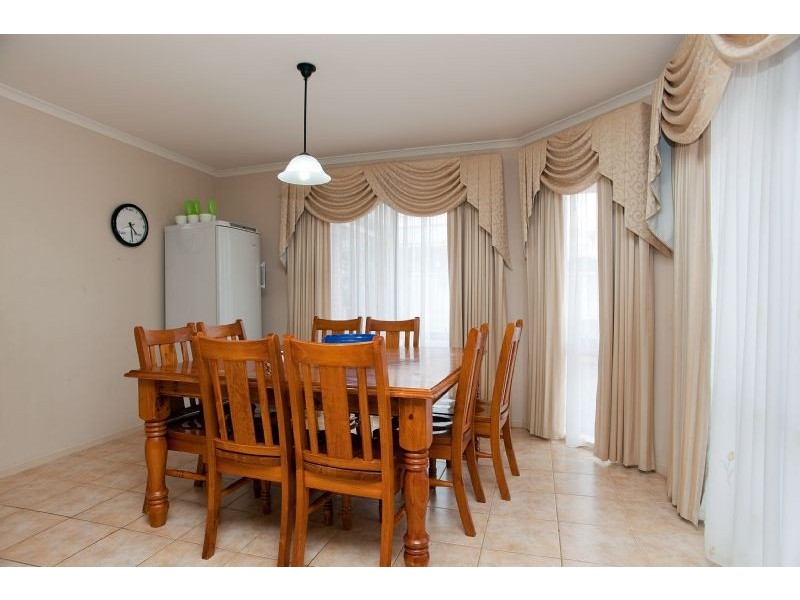 3 Meadowbank Court, Craigieburn VIC 3064