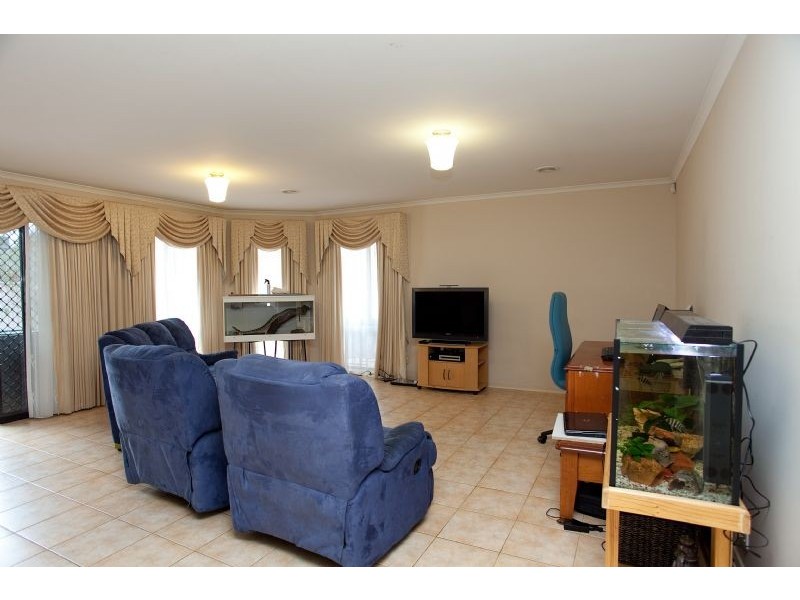 3 Meadowbank Court, Craigieburn VIC 3064