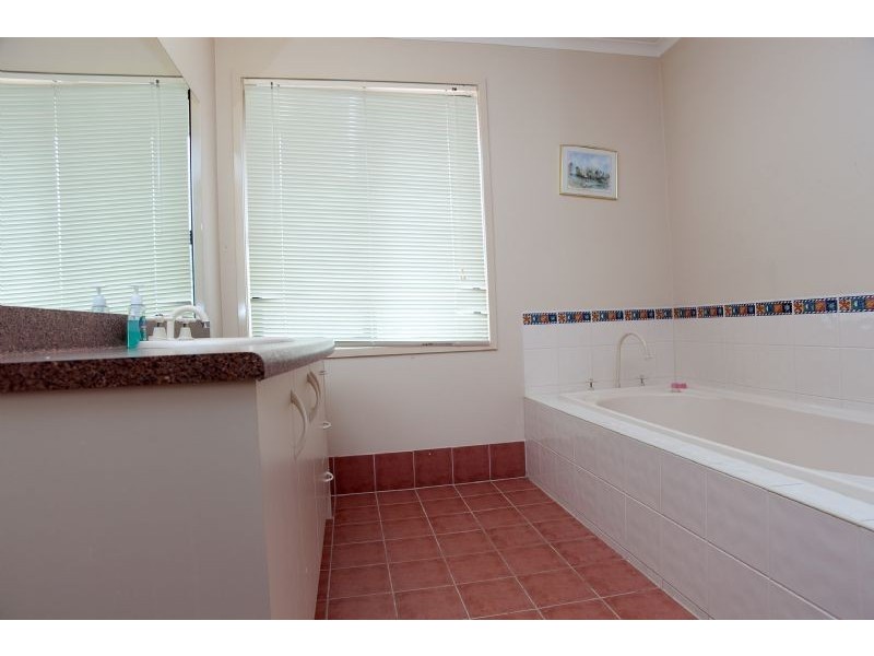 3 Meadowbank Court, Craigieburn VIC 3064