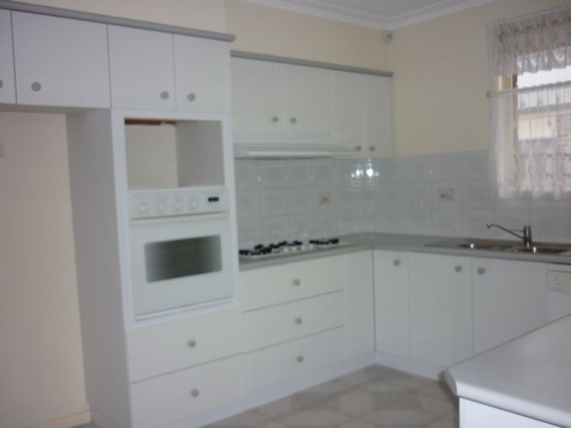16 Magra Place, Roxburgh Park VIC 3064