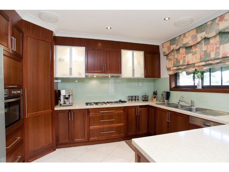 13 Pines Way, Craigieburn VIC 3064