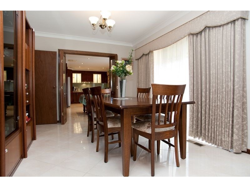 13 Pines Way, Craigieburn VIC 3064