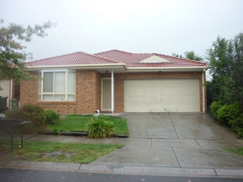 8 Woodlea Crescent, Craigieburn VIC 3064