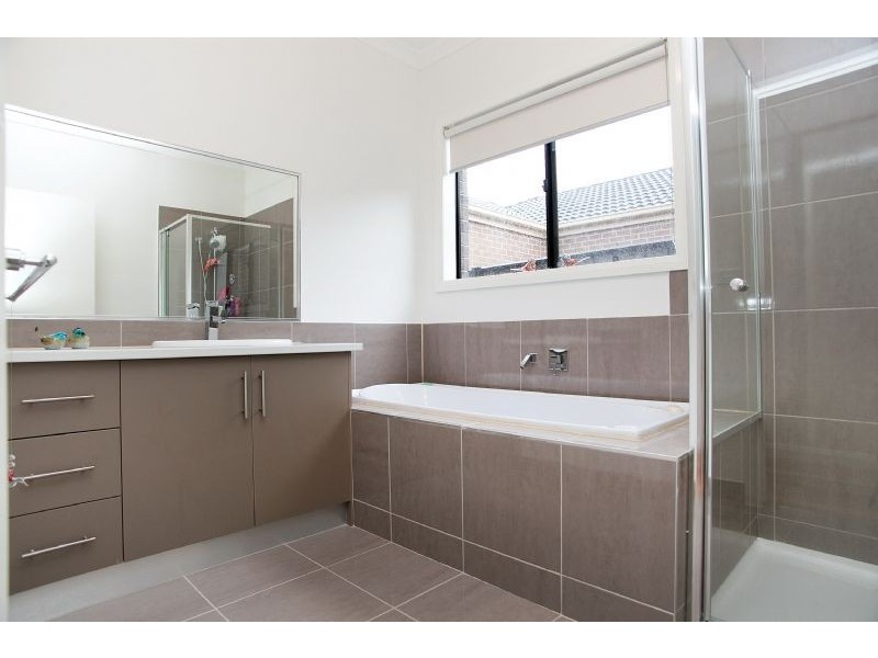 21 Midland Way, Craigieburn VIC 3064