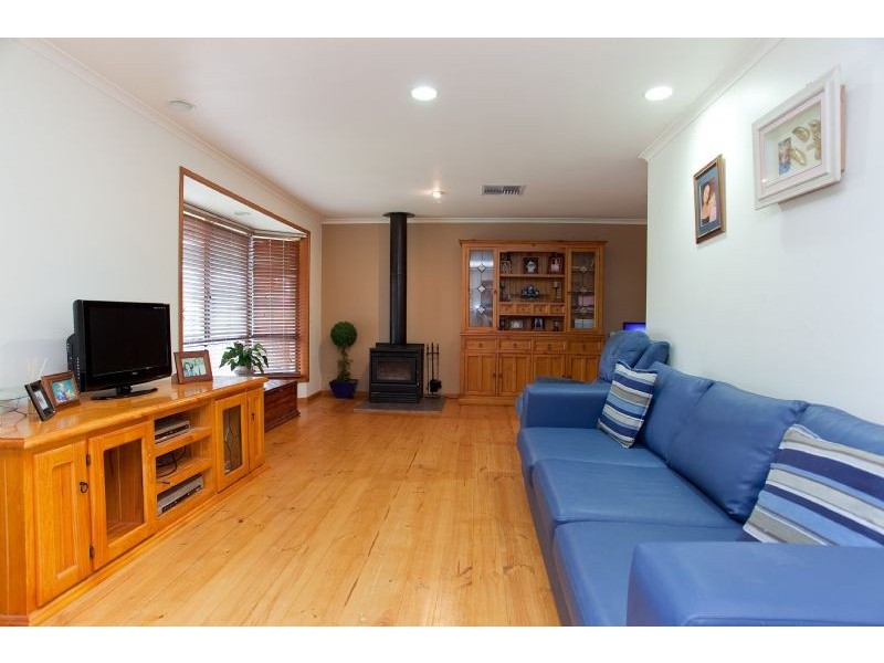 37 Banbury Crescent, Craigieburn VIC 3064