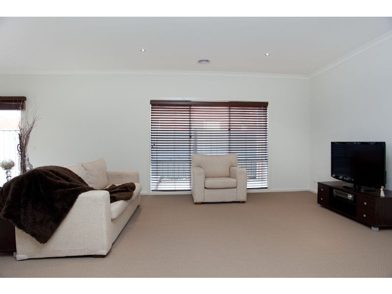 22 Wattletree Street, Craigieburn VIC 3064