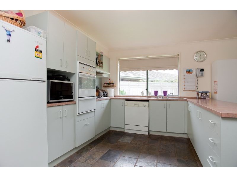 8 Nunney Court, Craigieburn VIC 3064