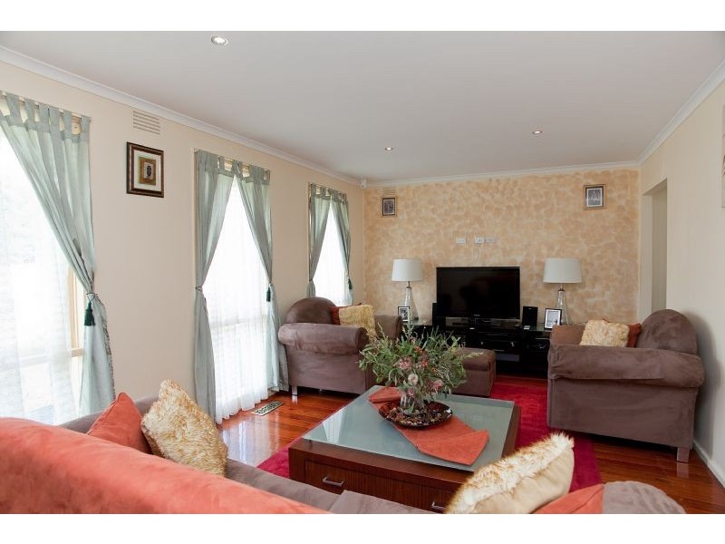 14 Bowes Place, Craigieburn VIC 3064