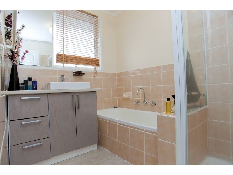 14 Bowes Place, Craigieburn VIC 3064