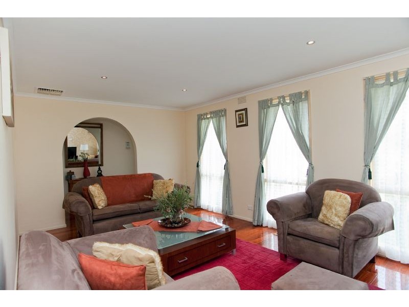 14 Bowes Place, Craigieburn VIC 3064