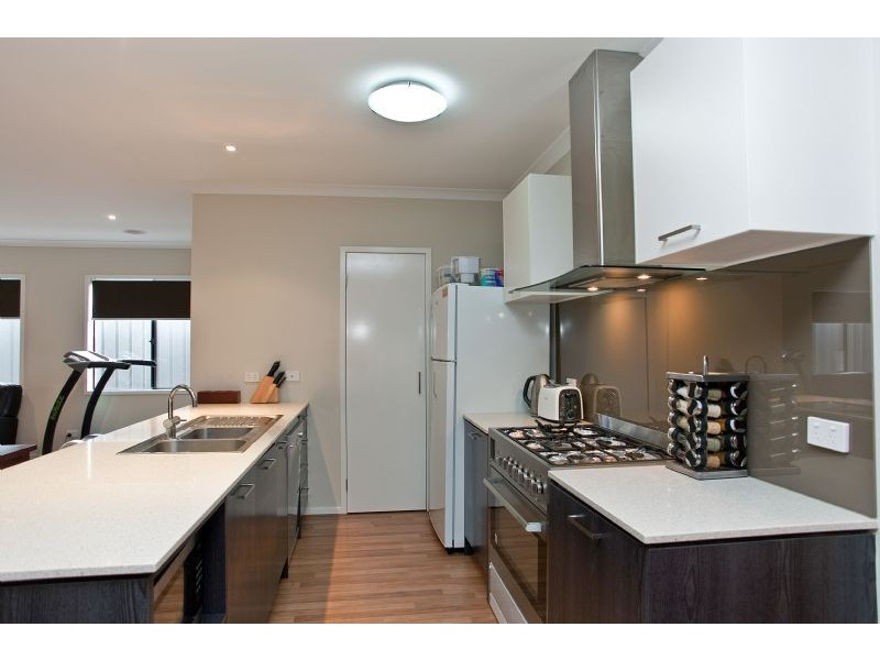 53 Ben Loman Circuit, Craigieburn VIC 3064