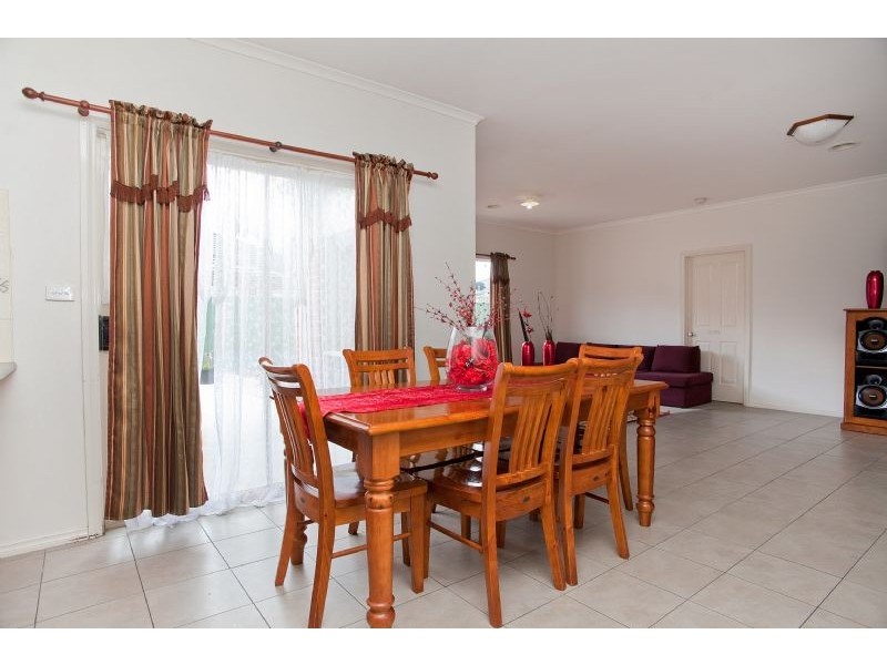 140 Malcolm Creek Parade, Craigieburn VIC 3064