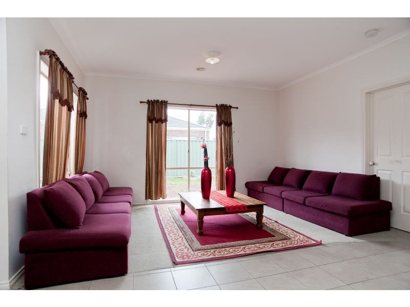 140 Malcolm Creek Parade, Craigieburn VIC 3064