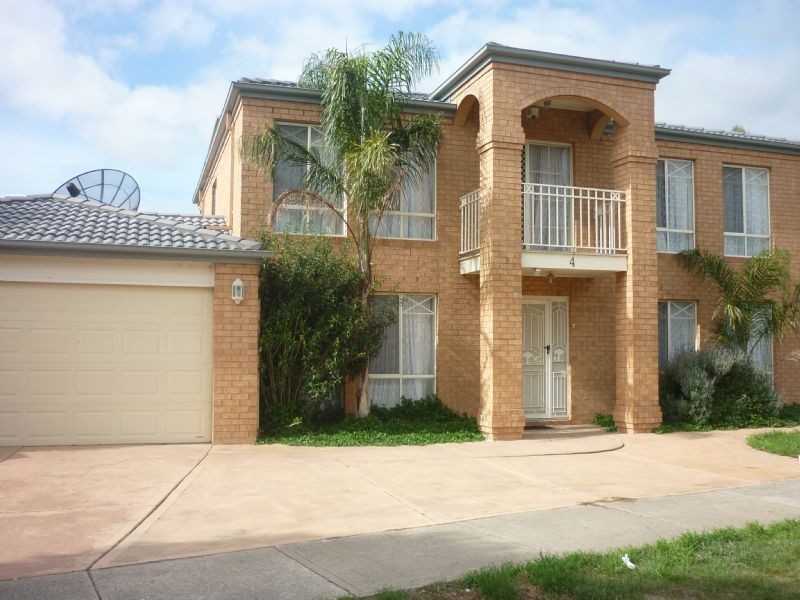 4 Rio Grande Drive, Roxburgh Park VIC 3064