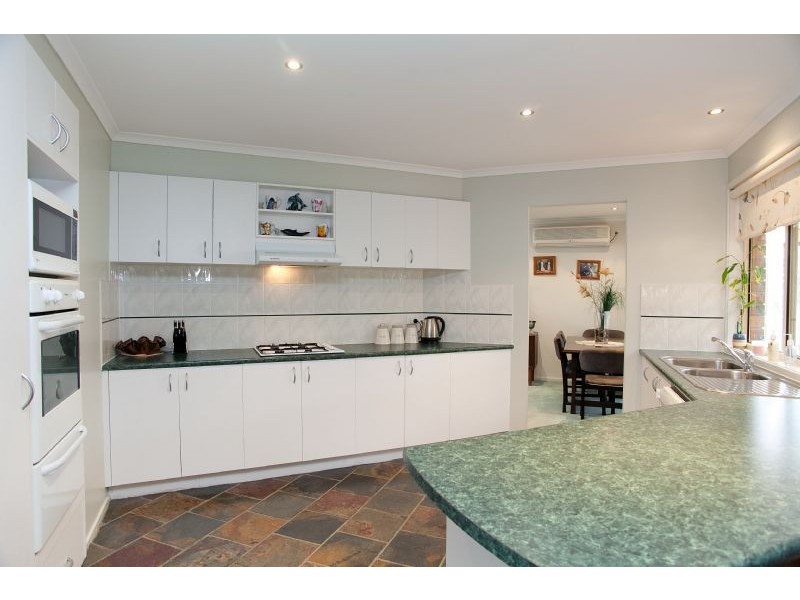 28 Mulberry Pass, Craigieburn VIC 3064