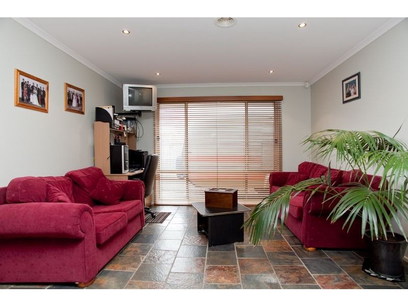 28 Mulberry Pass, Craigieburn VIC 3064