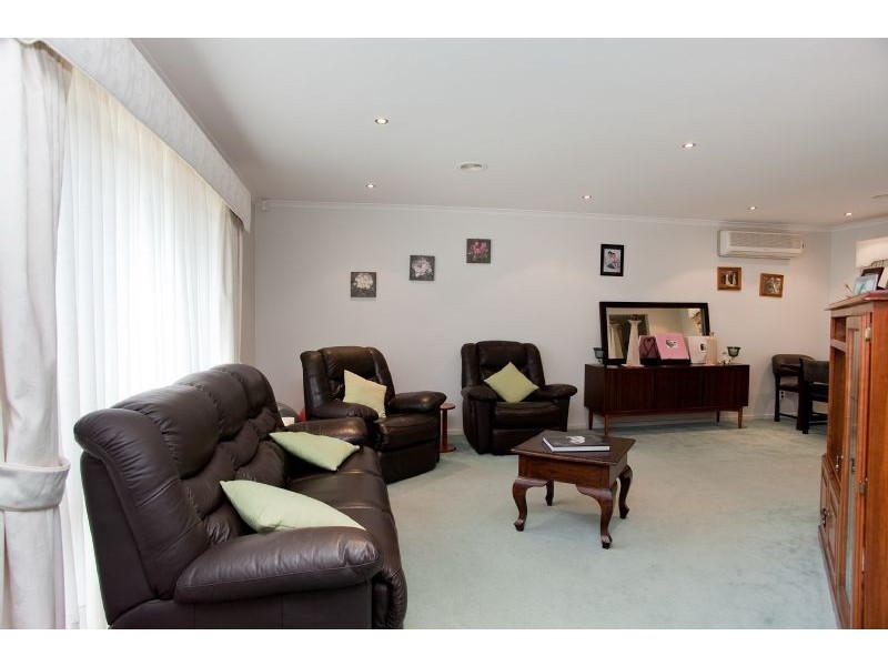 28 Mulberry Pass, Craigieburn VIC 3064