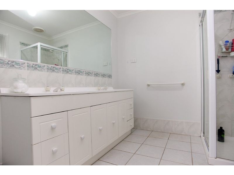 28 Mulberry Pass, Craigieburn VIC 3064