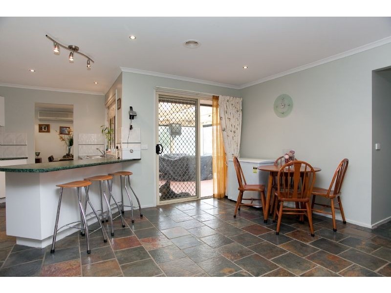 28 Mulberry Pass, Craigieburn VIC 3064