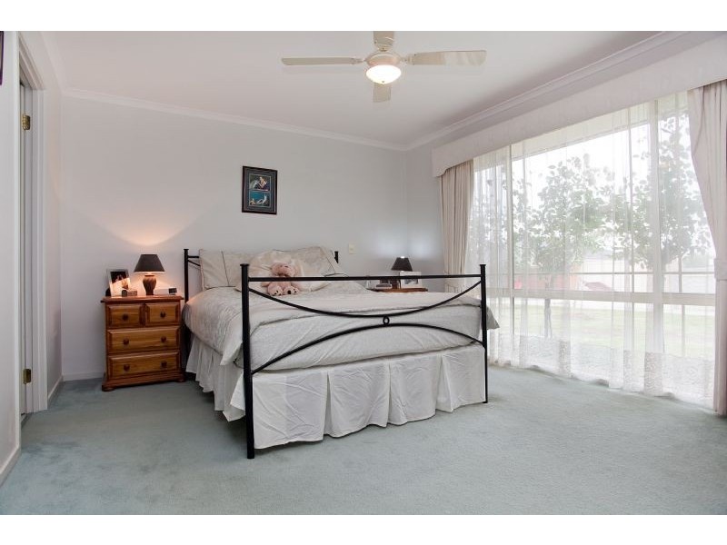 28 Mulberry Pass, Craigieburn VIC 3064