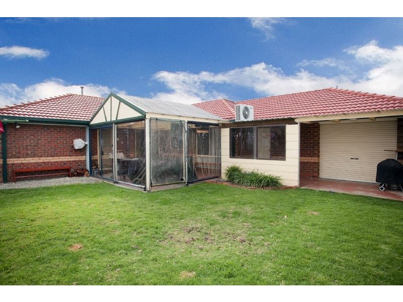 28 Mulberry Pass, Craigieburn VIC 3064