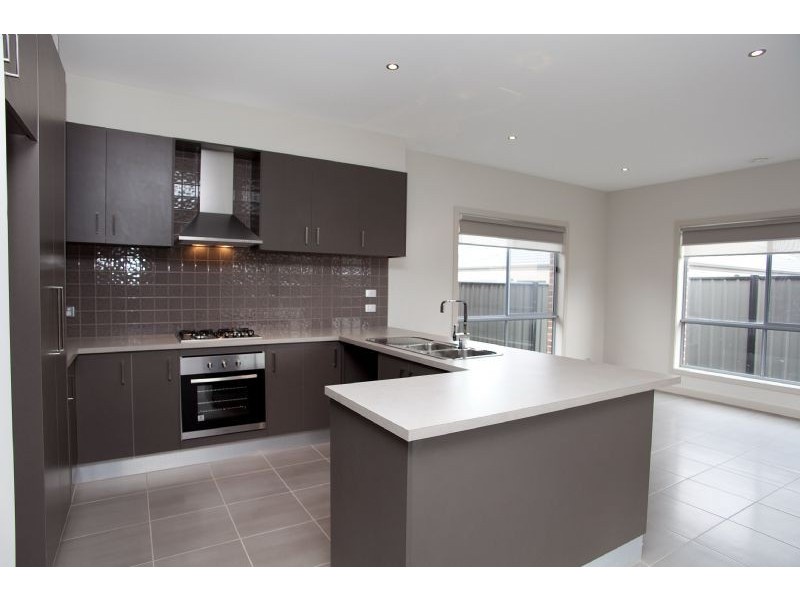 87 Huntington Drive, Craigieburn VIC 3064