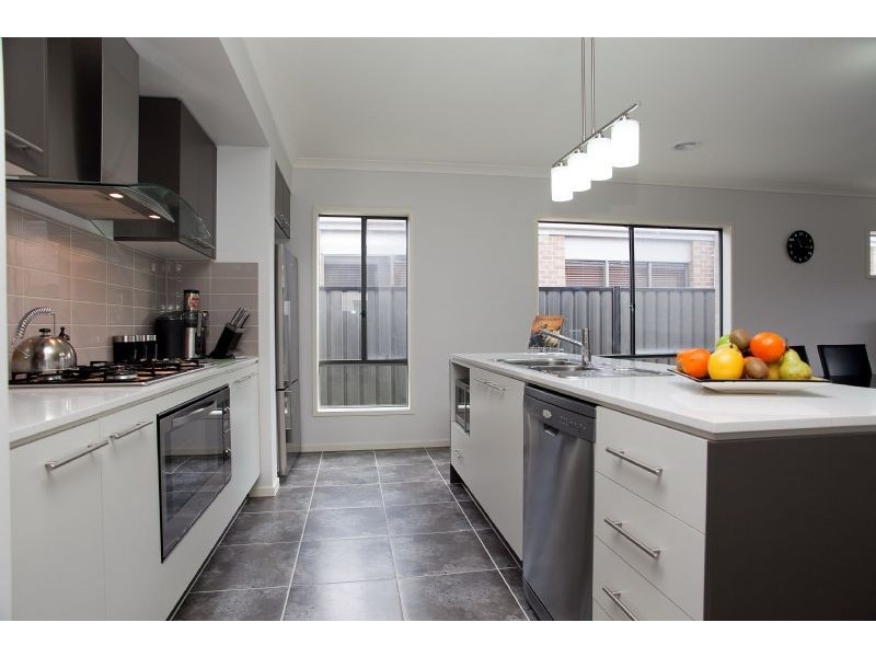 20 Hennessy Street, Craigieburn VIC 3064