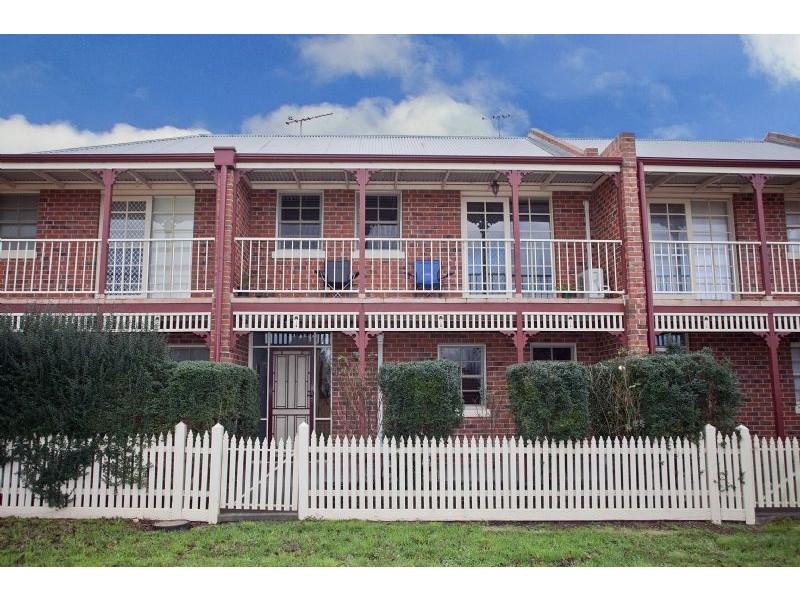 11 Meadowbank Lane, Craigieburn VIC 3064