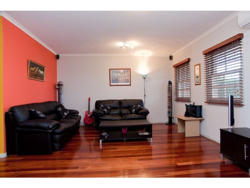 11 Meadowbank Lane, Craigieburn VIC 3064