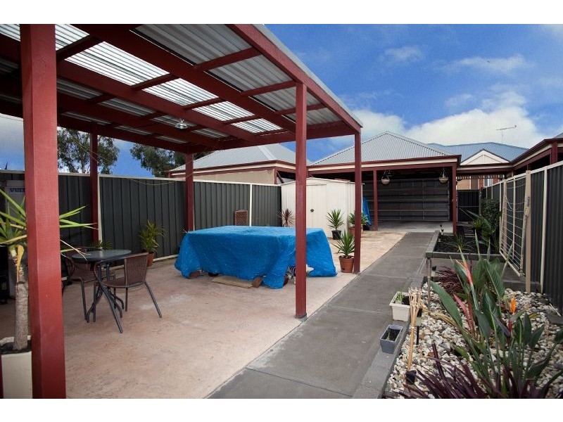 11 Meadowbank Lane, Craigieburn VIC 3064