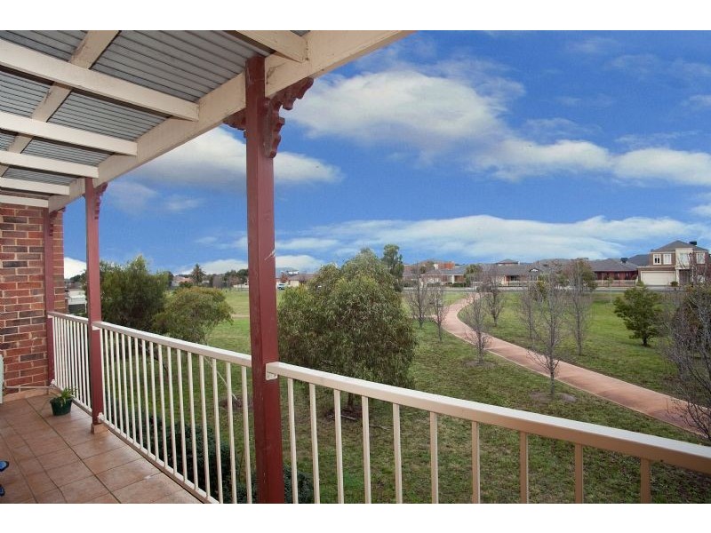 11 Meadowbank Lane, Craigieburn VIC 3064