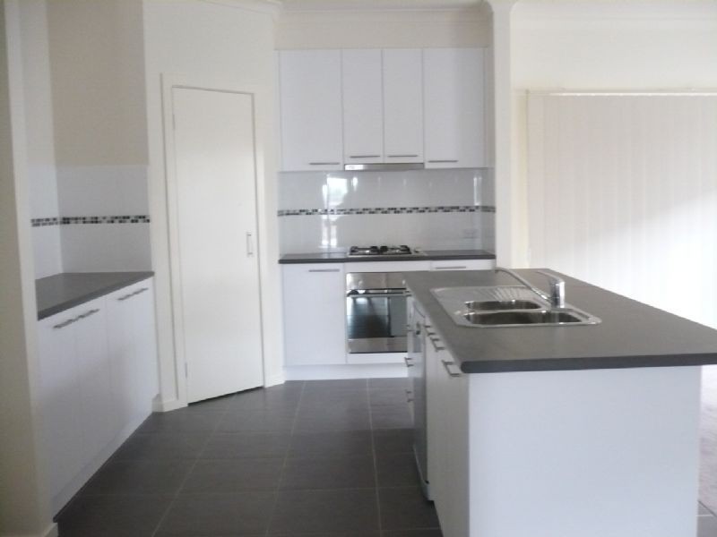 26 Grove Road, Craigieburn VIC 3064