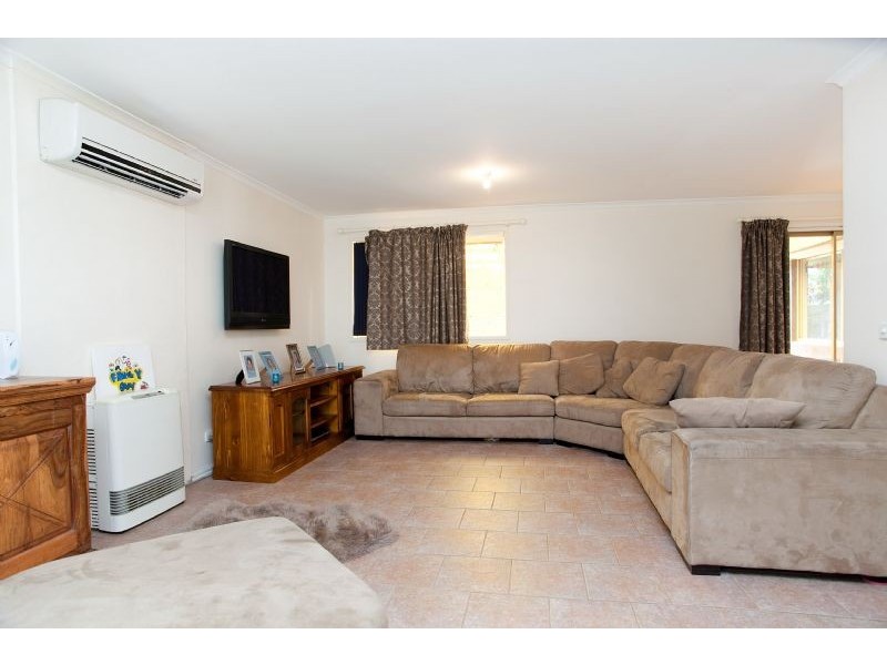 75 Banbury Crescent, Craigieburn VIC 3064