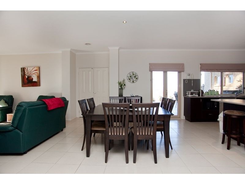 21 Earlston Place, Craigieburn VIC 3064
