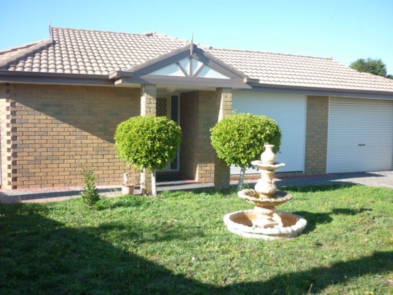 4 Medstead Court, Craigieburn VIC 3064