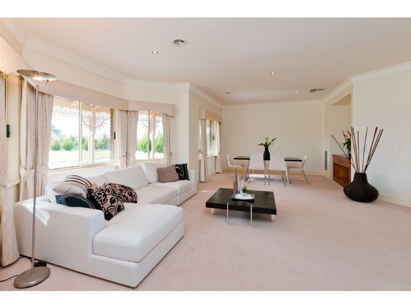 40 Cranesbill Lane, Mickleham VIC 3064