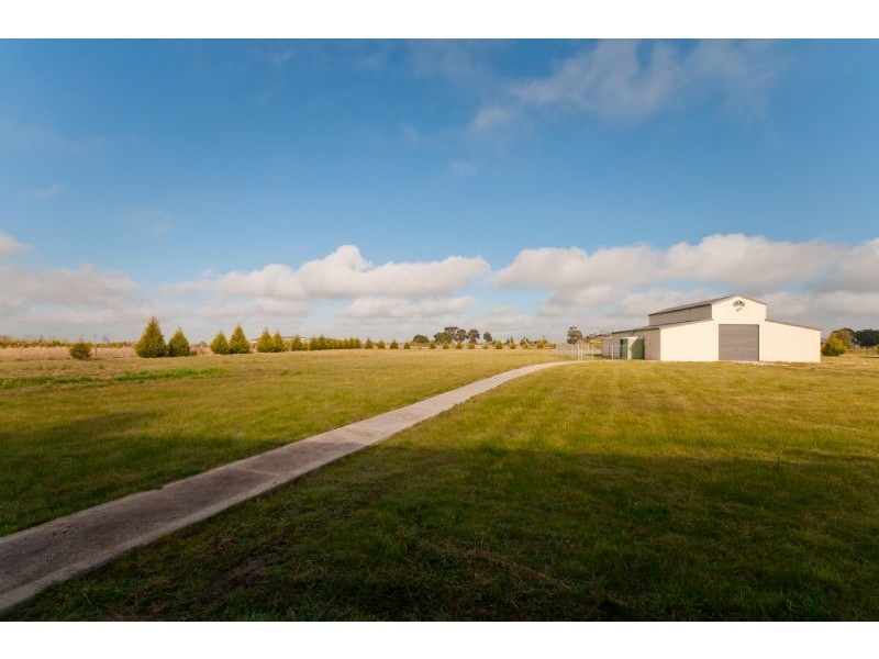 40 Cranesbill Lane, Mickleham VIC 3064