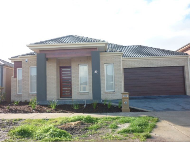 23 Gippsland Way, Craigieburn VIC 3064