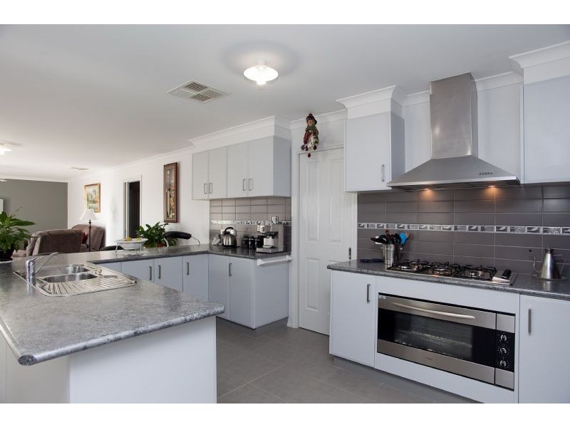 7 Chelmsford Court, Craigieburn VIC 3064