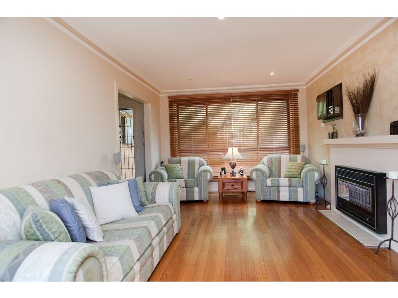 14 Dianne Avenue, Craigieburn VIC 3064