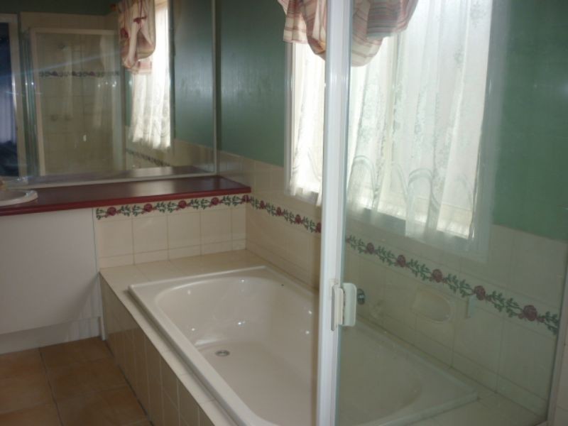 5 Greenfield Court, Craigieburn VIC 3064