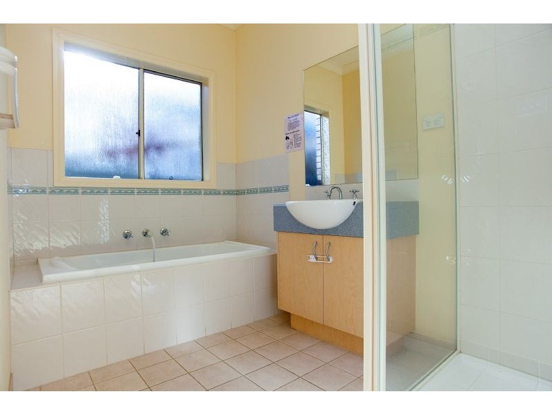 9 Ballarat Court, Craigieburn VIC 3064