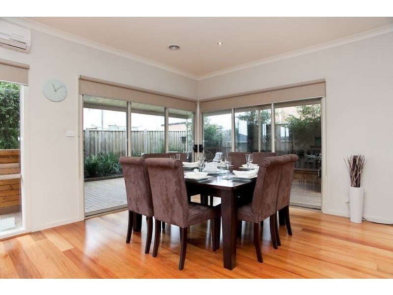 16 Earlston Place, Craigieburn VIC 3064