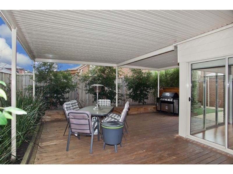 16 Earlston Place, Craigieburn VIC 3064