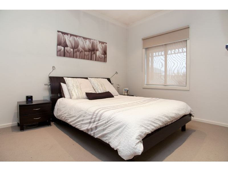 16 Earlston Place, Craigieburn VIC 3064