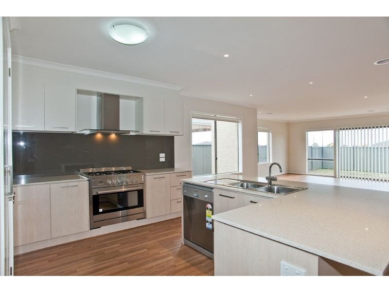 14 Northcroft Street, Craigieburn VIC 3064