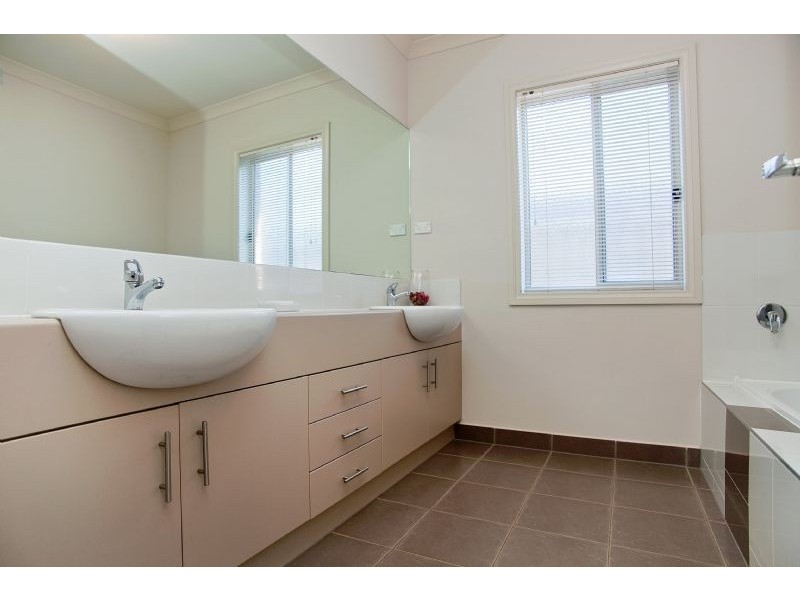 22 Flagstaff Loop, Craigieburn VIC 3064