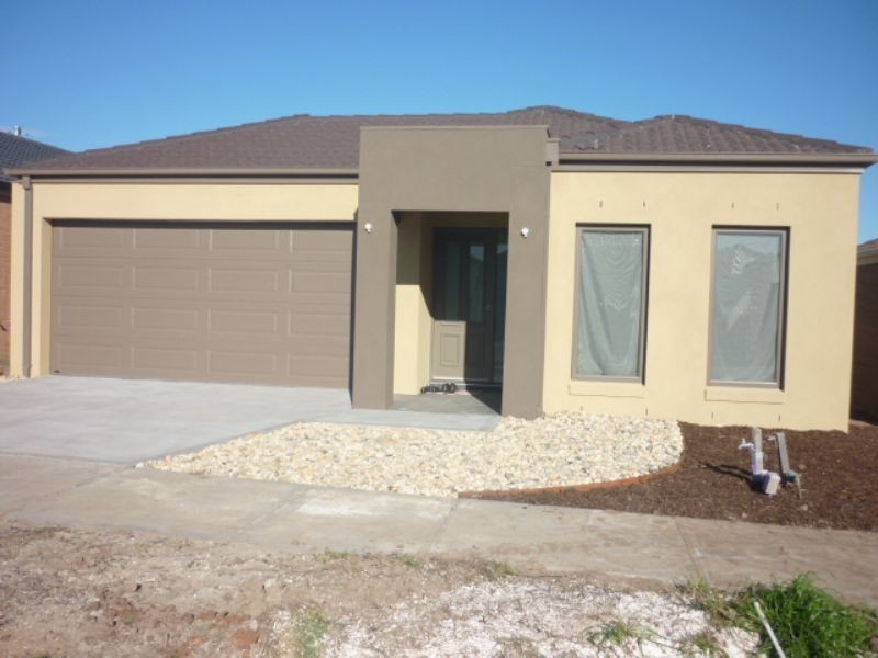 28 Watergum Avenue, Craigieburn VIC 3064